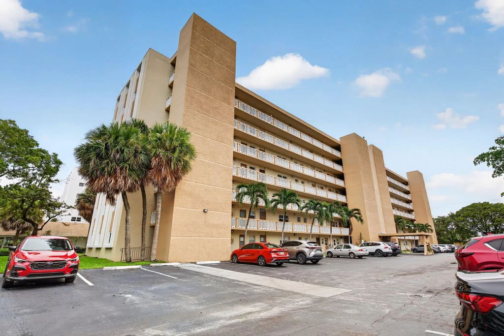 620 Ne 12th Avenue #202, Hallandale Beach
