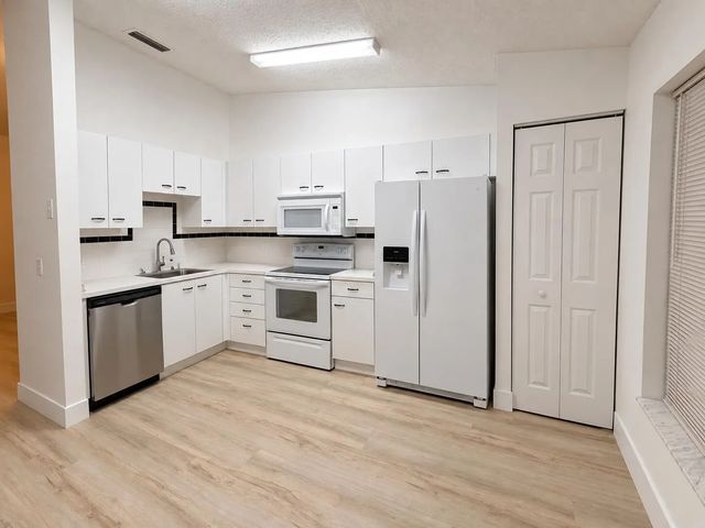 5 of 21 - 9815 Watermill Circle #f, Boynton Beach, FL
