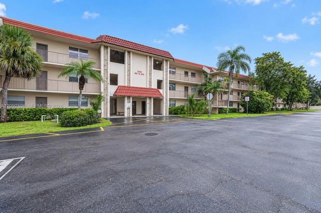 2 of 28 - 3900 Nw 76th Avenue #111, Sunrise, FL
