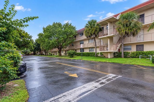 4 of 28 - 3900 Nw 76th Avenue #111, Sunrise, FL