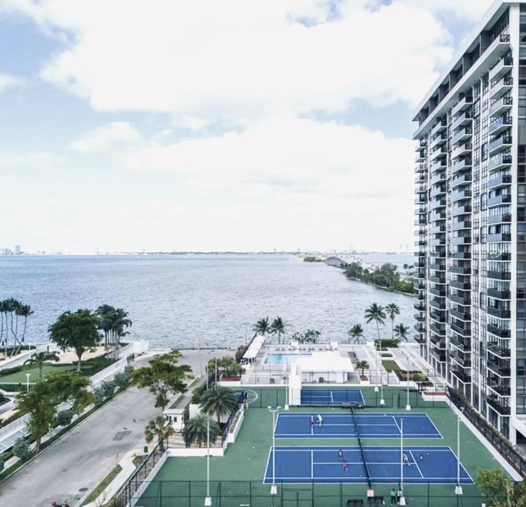 600 Ne 36th Street #1111, Miami