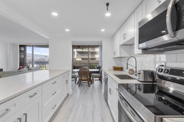 4 of 53 - 859 Jeffery Street #212, Boca Raton, FL