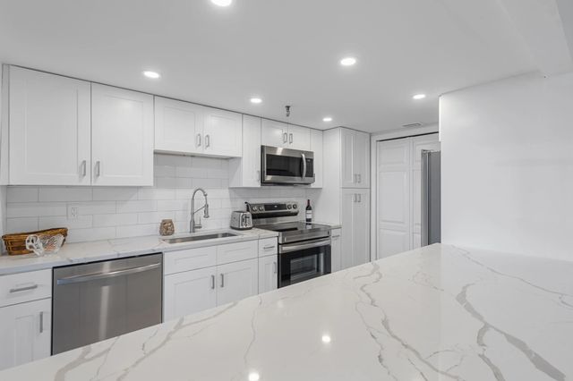 5 of 53 - 859 Jeffery Street #212, Boca Raton, FL