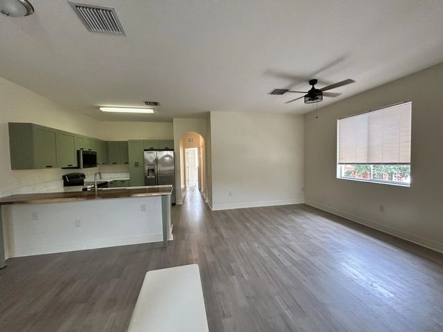 4 of 18 - 47 Se Sedona Circle #202, Stuart, FL