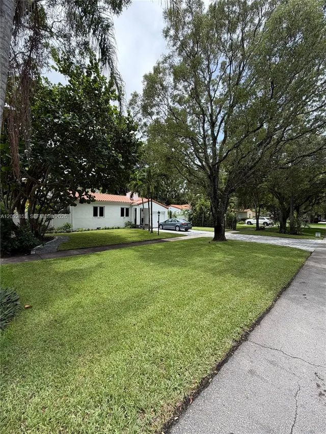 62 Nw 105th Street, Miami Shores