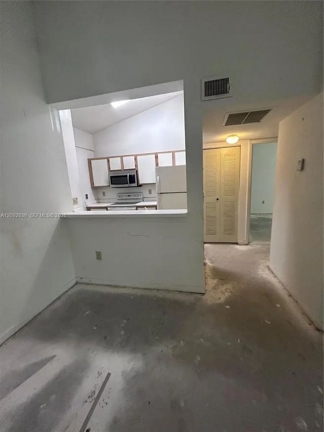 4 of 28 - 2890 N Oakland Forest Drive #202, Oakland Park, FL