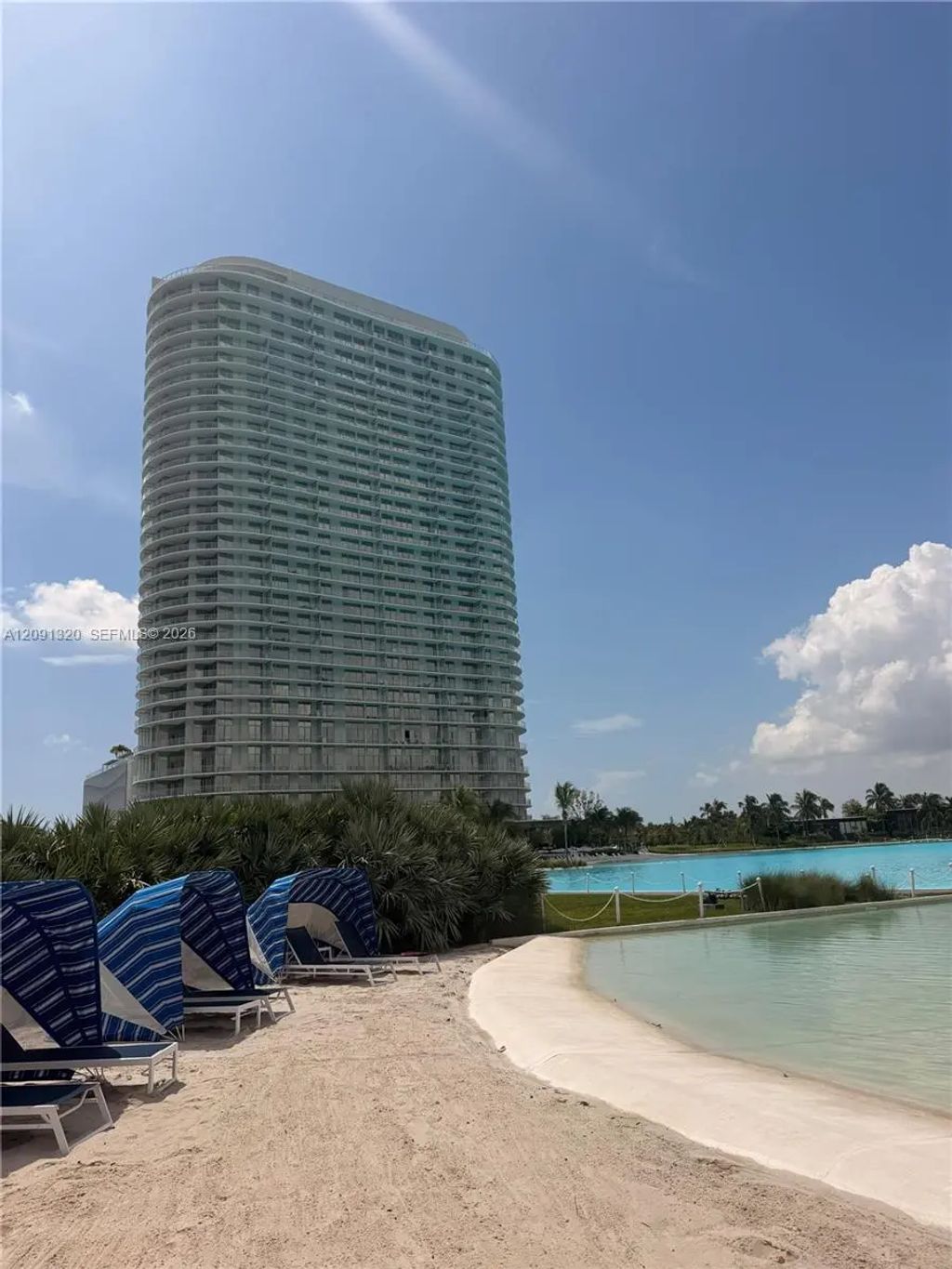 2411 Laguna Circle #1603, North Miami