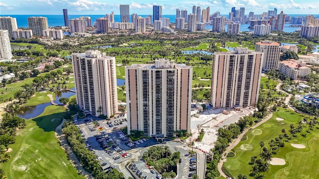 20301 W Country Club Drive #2428, Aventura