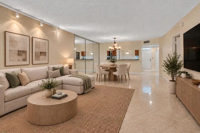 16769 Oak Hill Trail #713, Delray Beach