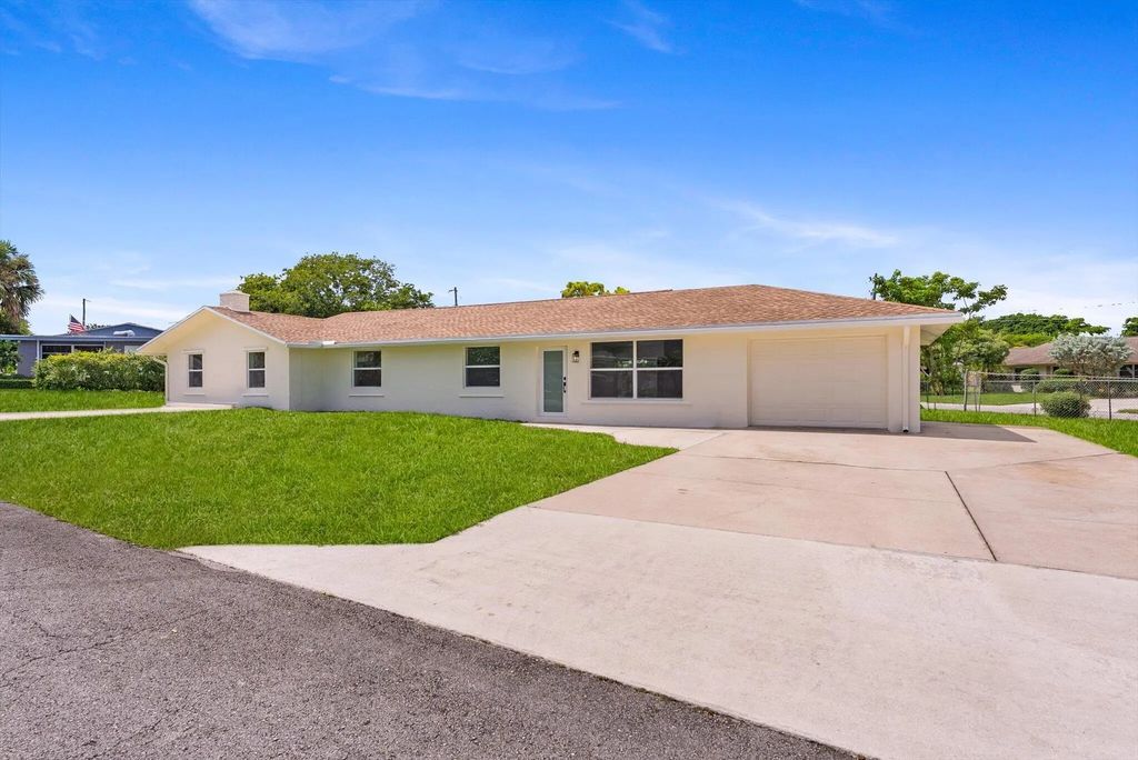 6873 S Plymouth Drive S, Lake Worth