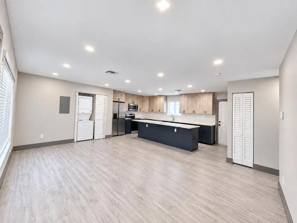 1402 Ne 2nd  Avenue, Fort Lauderdale