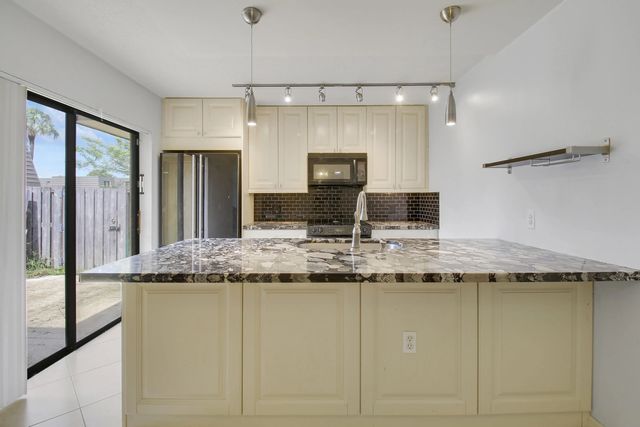 3 of 31 - 2218 22nd Way, West Palm Beach, FL