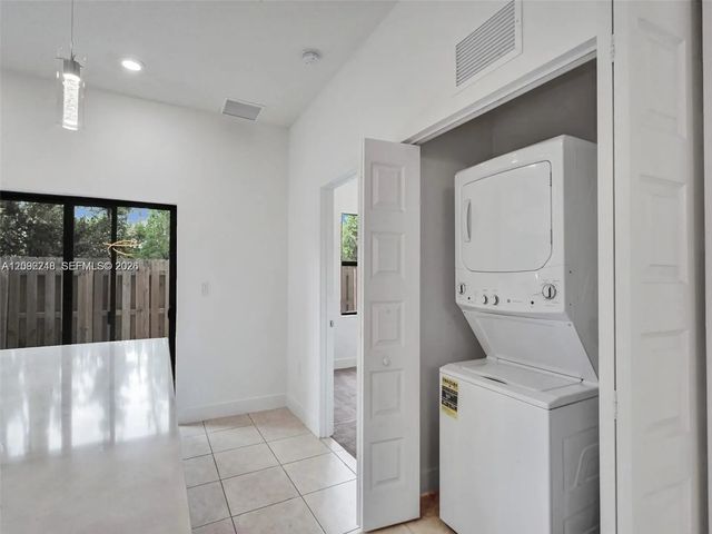 5 of 25 - 8195 Nw 104th Avenue #2, Doral, FL