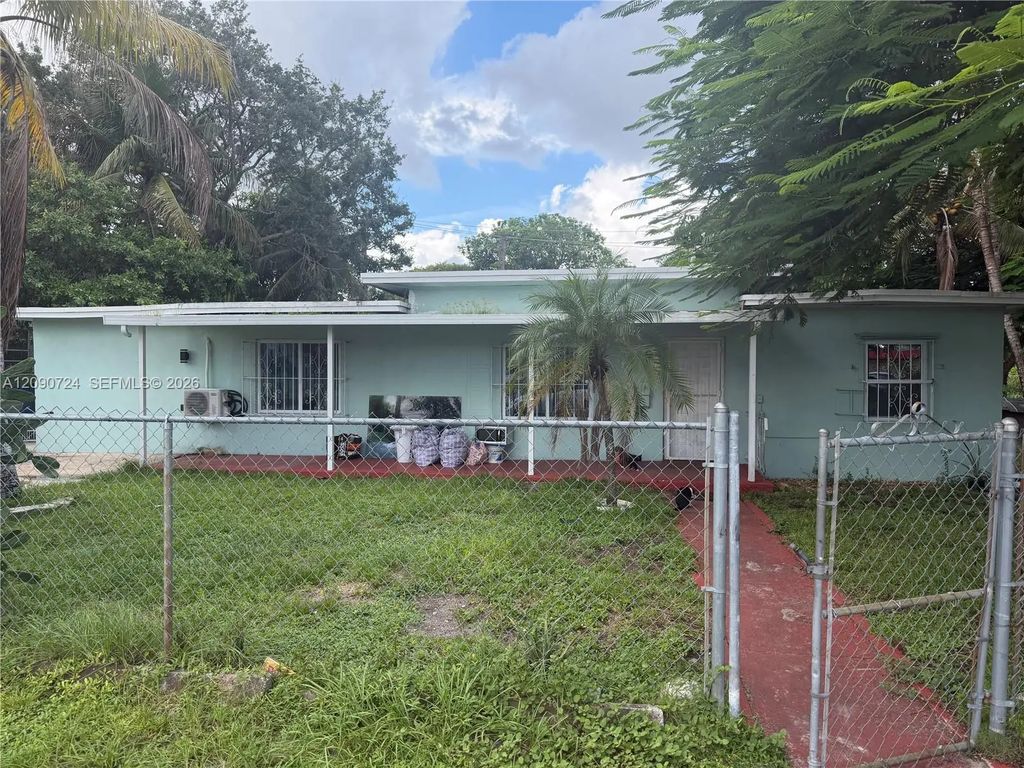 1091 Salih Street, Opa-Locka