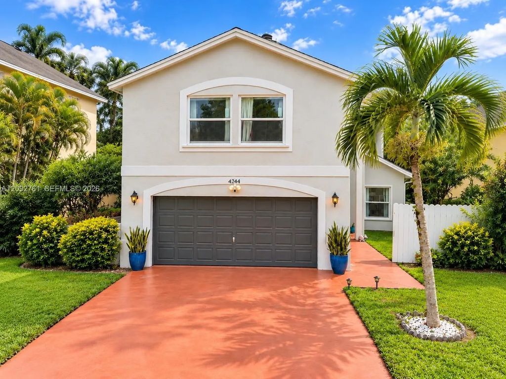 4244 Pine Hollow Circle, Greenacres
