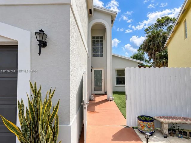 2 of 34 - 4244 Pine Hollow Circle, Greenacres, FL