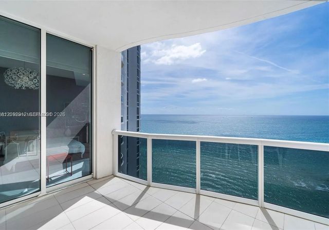 3 of 13 - 15811 Collins Avenue #2006, Sunny Isles Beach, FL