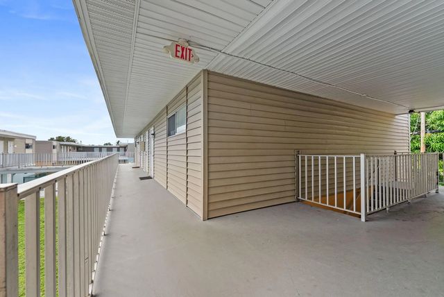 2 of 23 - 1500 Crescent Circle #b215, Lake Park, FL