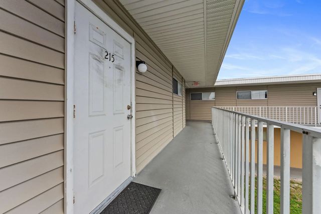 3 of 23 - 1500 Crescent Circle #b215, Lake Park, FL