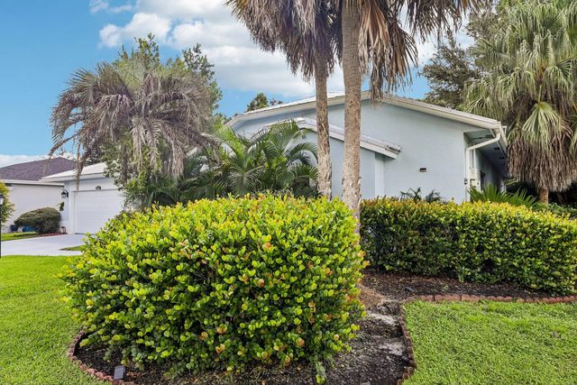 3 of 32 - 141 Lexington Drive, Royal Palm Beach, FL