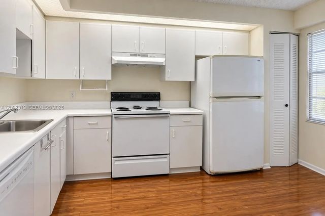 5 of 17 - 1500 Sw 131st Way #406n, Pembroke Pines, FL