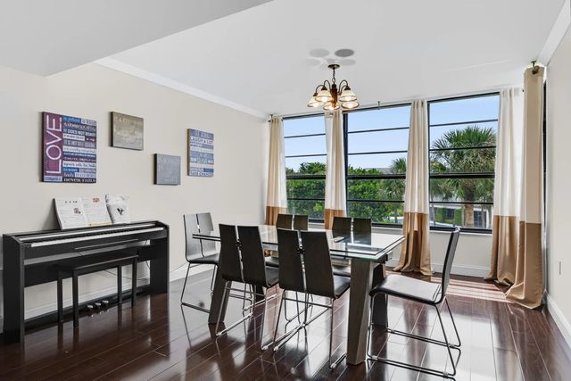 4 of 24 - 3826 Whitehall Drive #302, West Palm Beach, FL