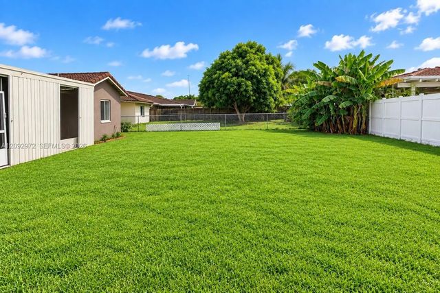 4 of 23 - 18046 Sw 154th Place, Miami, FL