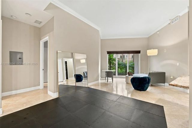3 of 24 - 19900 E Country Club Drive #116, Aventura, FL