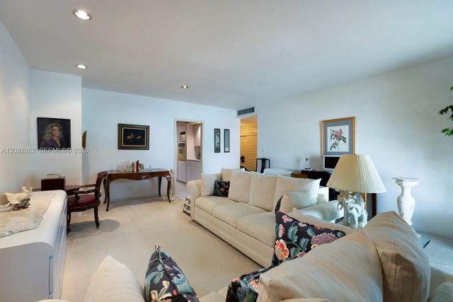 1408 Brickell Bay Drive #414, Miami