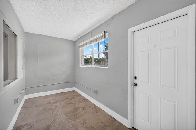3 of 35 - 2731 Nw 6th Court, Fort Lauderdale, FL