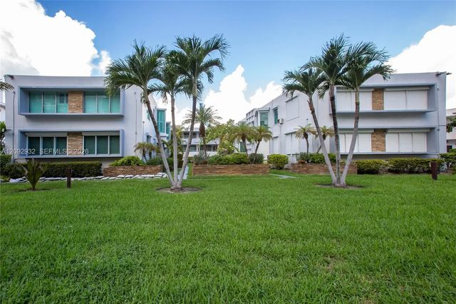 10178 Collins Avenue #202, Bal Harbour