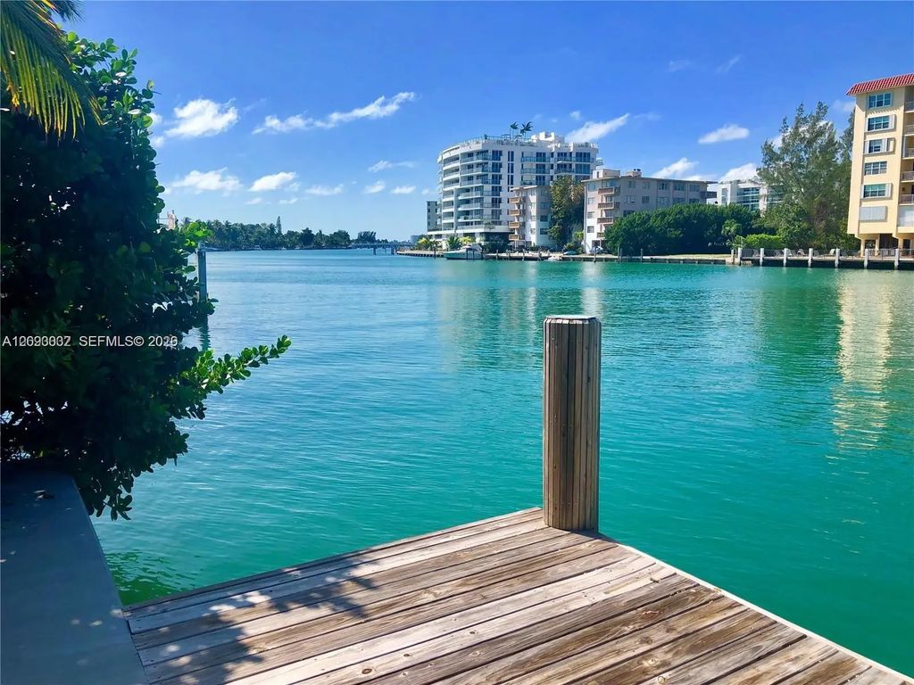 9480 Bay Drive, Surfside