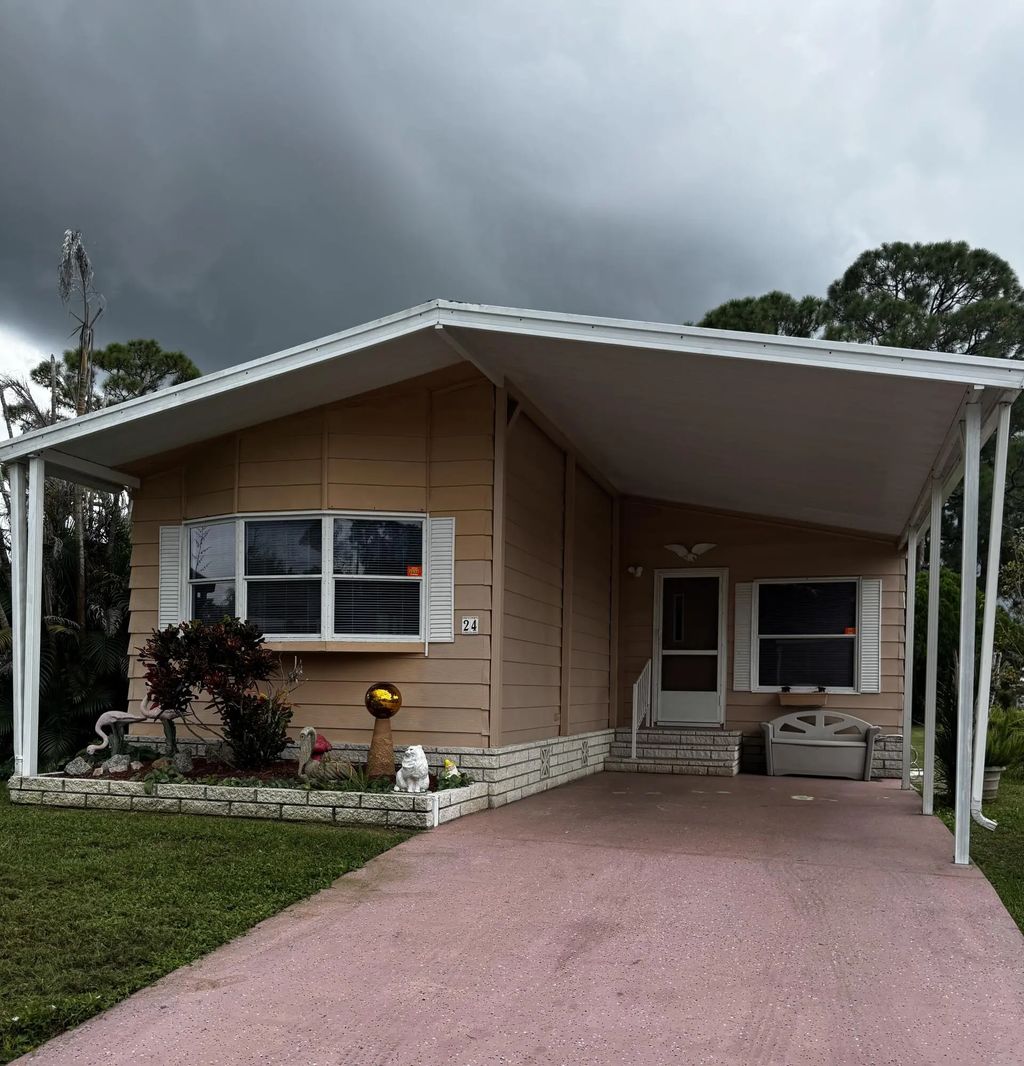 24 Flores Del Norte, Fort Pierce