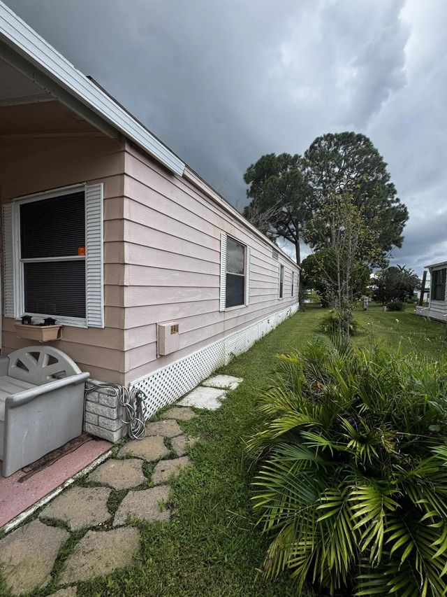 4 of 35 - 24 Flores Del Norte, Fort Pierce, FL