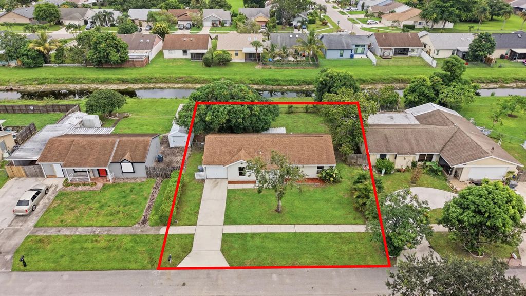 5141 Saint John Avenue N, Boynton Beach
