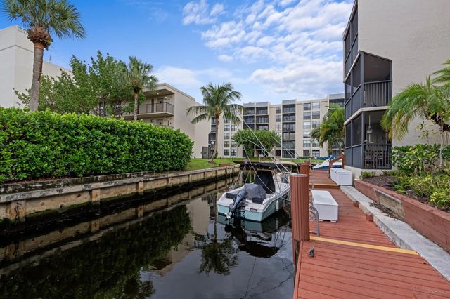 4 of 39 - 16 Royal Palm Way #205, Boca Raton, FL