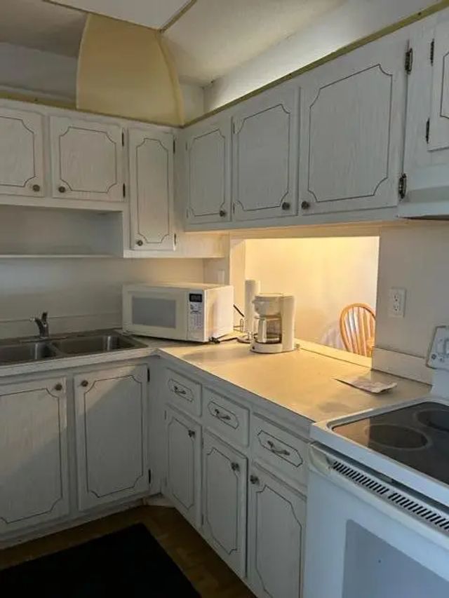 4 of 25 - 2640 Garden Drive S #212, Lake Worth, FL