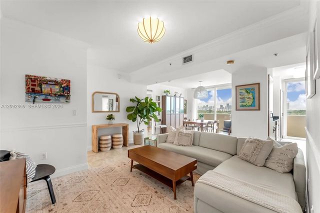 2425 Sw 27th Avenue #704, Miami