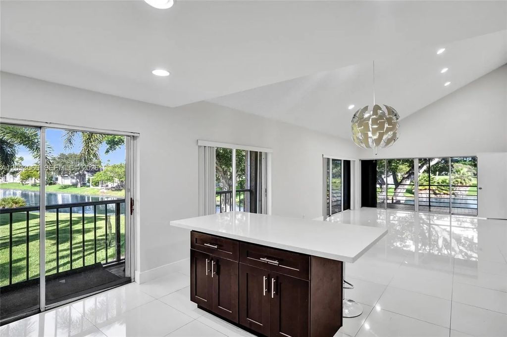 7581 Nw 86th Terrace #201, Tamarac