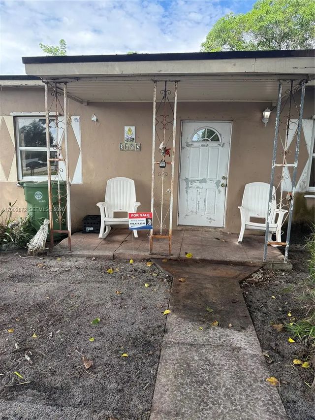 3692 W 2nd Avenue, Hialeah