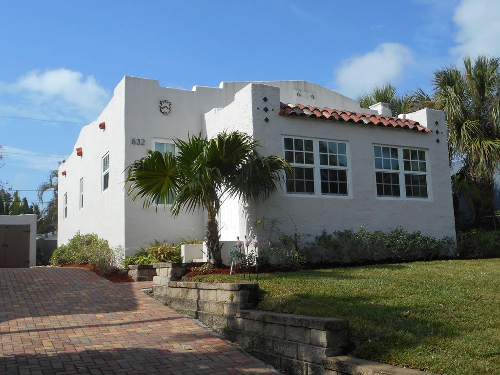 832 Biscayne Drive, West Palm Beach