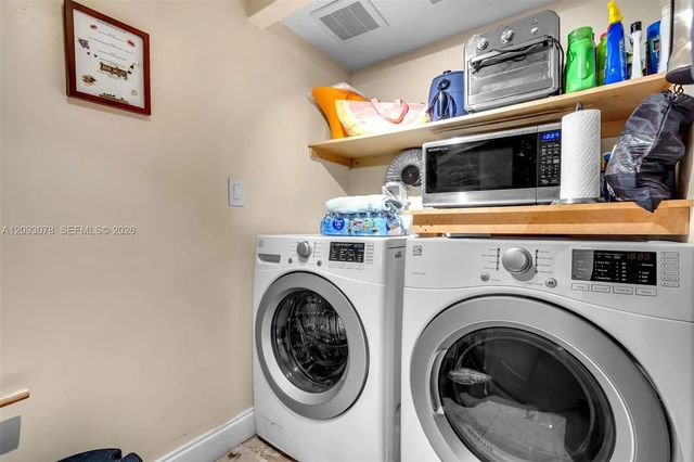 4 of 49 - 520 Brickell Key Drive #a700, Miami, FL