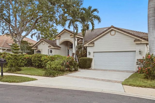 3026 Lakewood Drive, Weston