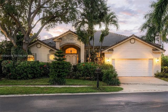 3 of 27 - 3026 Lakewood Drive, Weston, FL