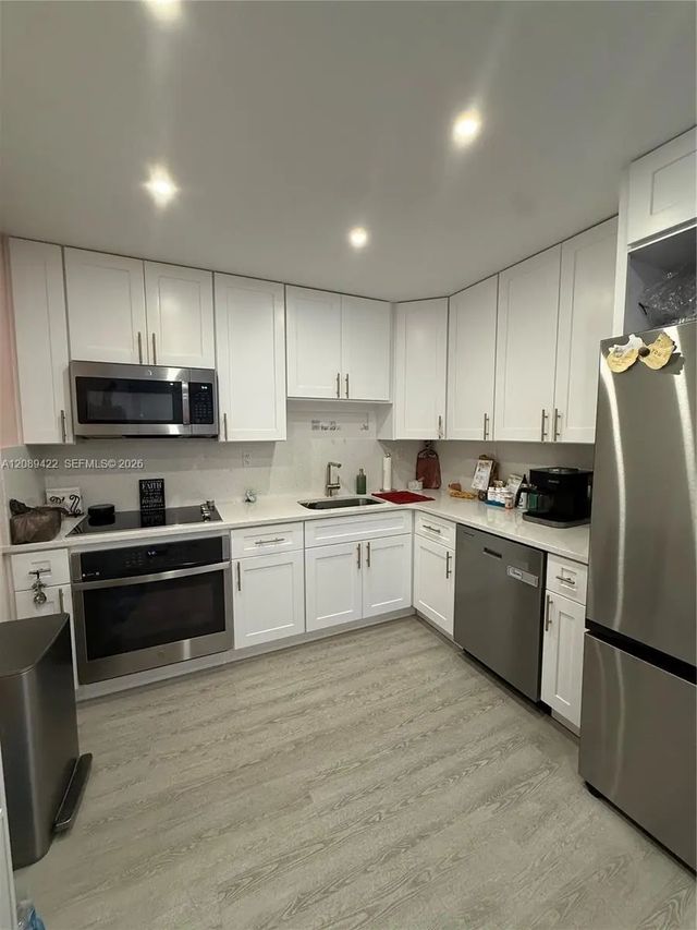 5 of 32 - 1450 Lincoln Road #406, Miami Beach, FL