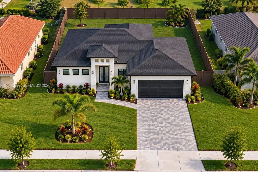 1032 Nw 33rd Place, Cape Coral