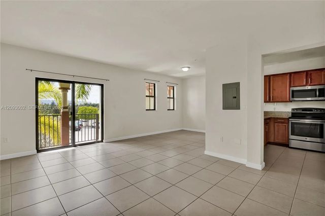 4 of 35 - 10620 Nw 88th Street #207, Doral, FL
