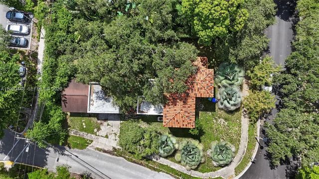 2 of 26 - 931 Nw 14th Court, Miami, FL