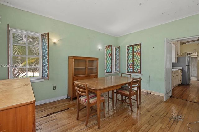 4 of 26 - 931 Nw 14th Court, Miami, FL