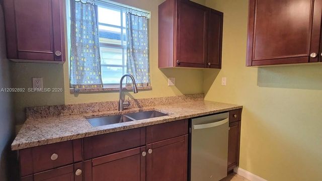 4 of 42 - 5829 Grant Street, Hollywood, FL